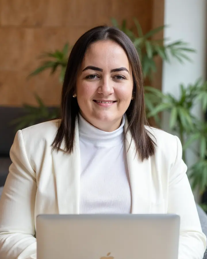 Andressa Schmidt, fisioterapeuta e criadora do Método Passo Seguro